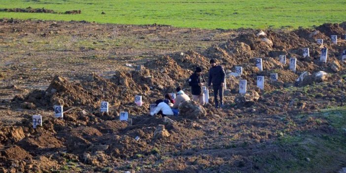 Başsavcılıktan deprem bölgesinde açılan mezarlara ilişkin açıklama. 425 mezarın açıldığı belirtilmişti