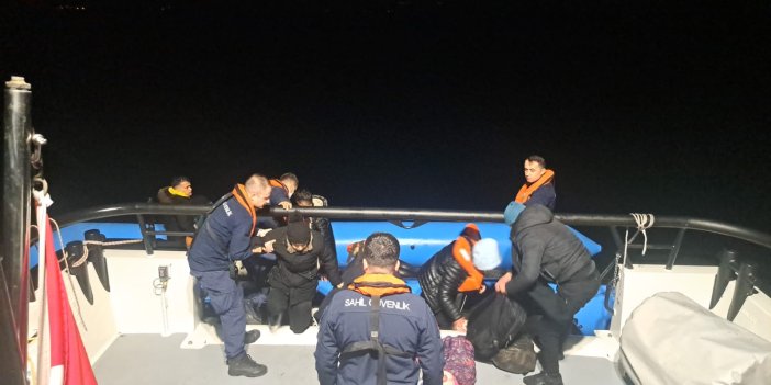Ayvalık açıklarında 33 göçmen yakalandı