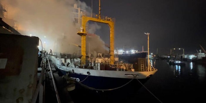 Rus bandıralı gemide yangın