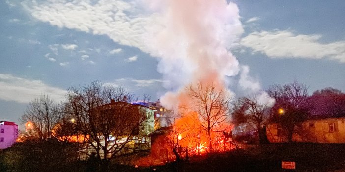 Sinop’ta ahır ve ambar yangını paniği