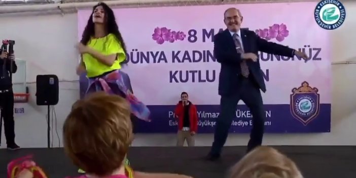 Yılmaz Büyükerşen’in kadınlarla zumba yaptığı 2019 videosunu trol hesaplar yeniden gündeme getirdi