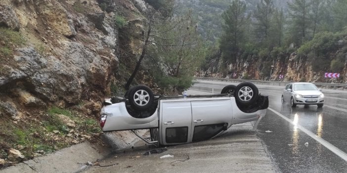 Antalya’da iki ayrı trafik kazasında 6 kişi yaralandı