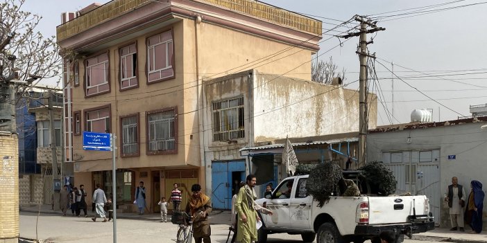 Afganistan'da gazetecilere bombalı saldırı