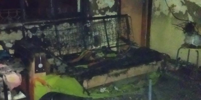 Tarsus'ta 2 katlı ev alev alev yandı 