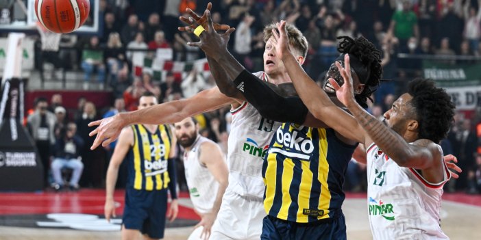 Karşıyaka 5 bin kişiyle savunma yaptı. Fenerbahçe'ye 102 sayı attı
