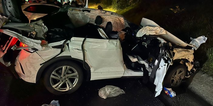 Mersin'de otomobil tıra çarptı: 1 ölü, 2 yaralı