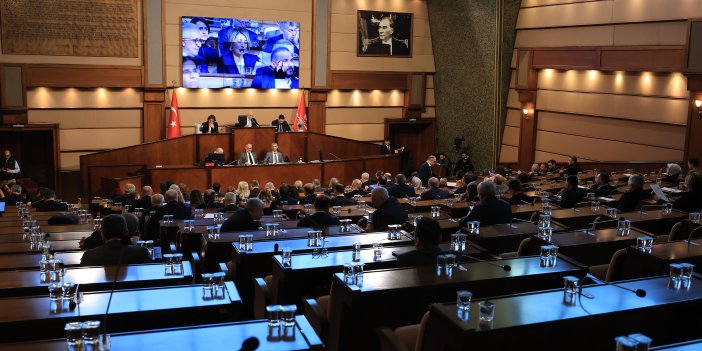İBB'nin 3 milyar 449 milyon liralık borçlanma talebi, AKP ve MHP oylarıyla 875 milyon liraya düşürüldü