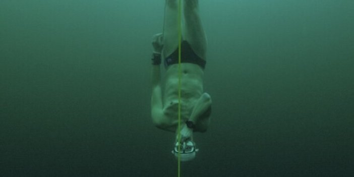 Çek serbest dalgıçtan dünya rekoru: Tek nefeste 52,1 metreye daldı