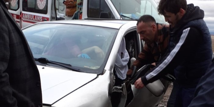Malatya'da iki otomobil çarpıştı: 2’si ağır 9 yaralı