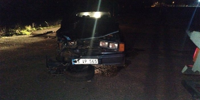 Bursa'da otomobil yol kenarında duran araca çarptı: 1 yaralı