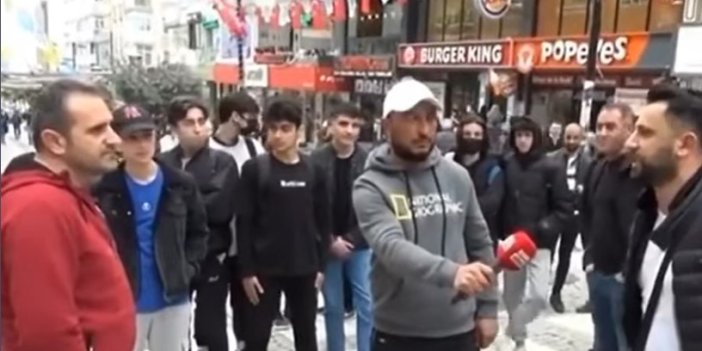 Sokak röportajı açık oturuma döndü herkes bu sözleri alkışladı: Allah'ı Kuran'ı seven adam miting meydanında Kuran sallamaz