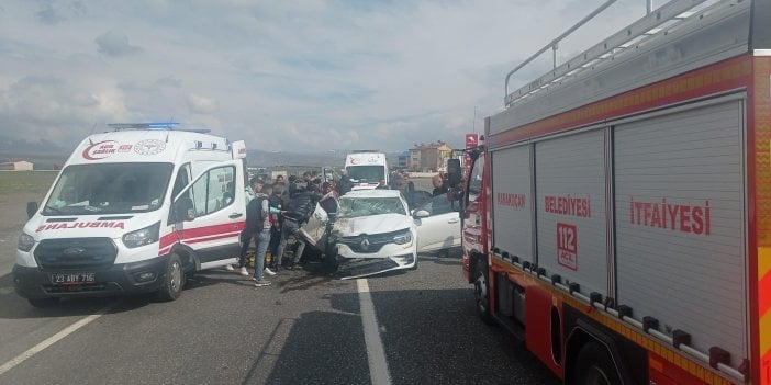 Elazığ’da otomobil ile pikap çarpıştı: 1'i ağır 5 yaralı