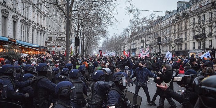 İran'dan Fransa'ya eylemcilere müdahale tepkisi