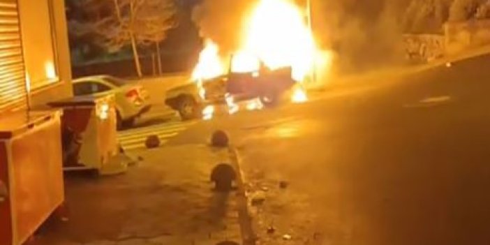 Arnavutköy'de park halindeki otomobil alev aldı