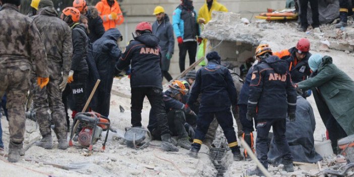 AFAD depremden 36 saat sonra TSK'dan yardım istedi. İsmail Saymaz gönderilen mesajı paylaştı