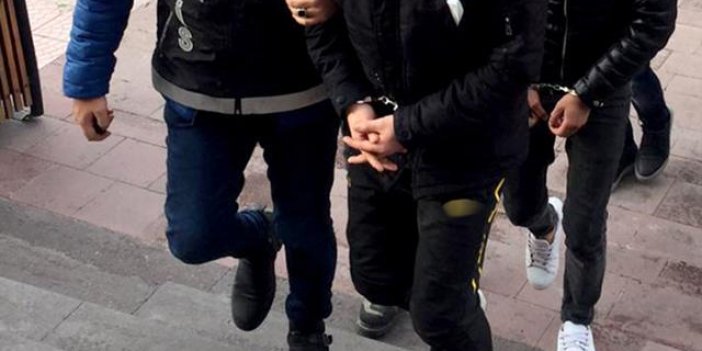 İzmir merkezli FETÖ operasyonu: 30 tutuklama