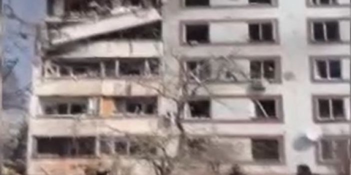 Rusya yine sivilleri katletti. 9 katlı apartmanı füzeyle vurdular