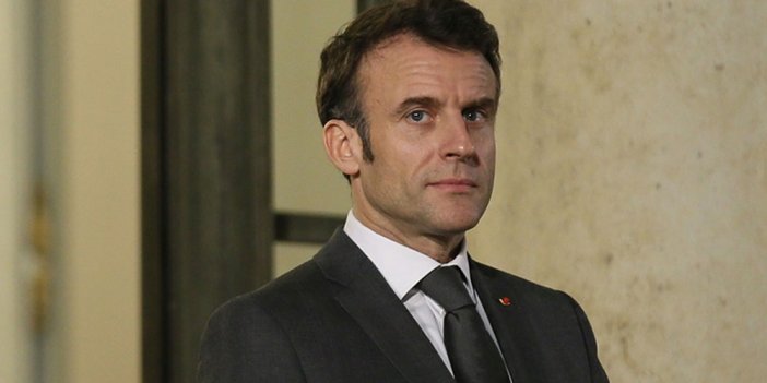 Macron, emeklilik reformunu istemese de geçirmek zorunda olduğunu savundu