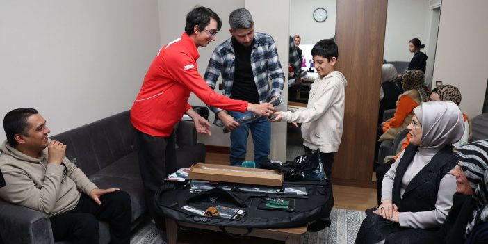 Emine Erdoğan, ilk iftarını Ankara'ya yerleşen depremzede aile ile birlikte yaptı