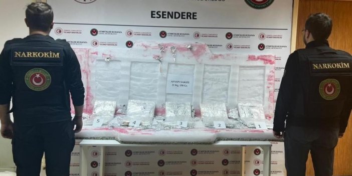 İstanbul Havalimanı'nda operasyon: Kilolarca uyuşturucu ele geçirildi