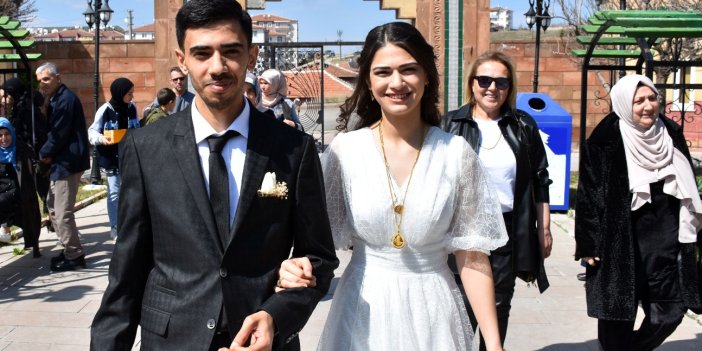 Hataylı depremzede çift Kırıkkale'de evlendi