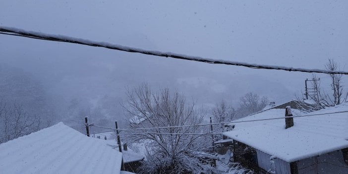 Balıkesir'de kar yağışı etkili oldu