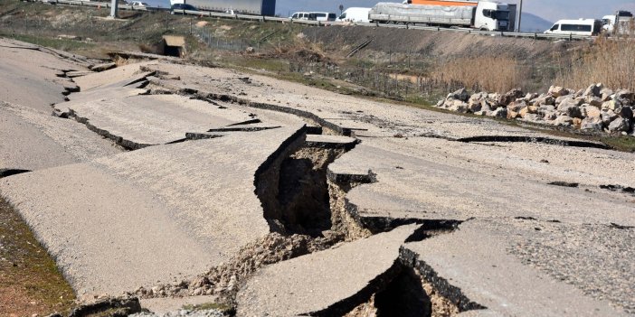 Depremde hasar gören yolları yapan firmalara soruşturma bile açılmadı