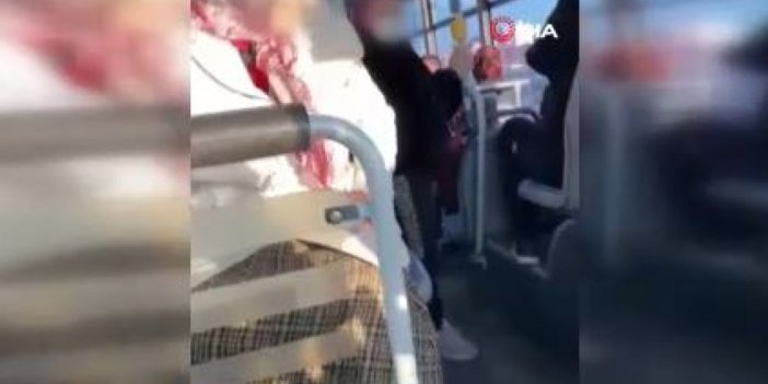 Otobüste kadınların boş koltuk tartışması kamerada