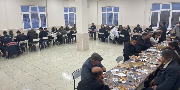 Şehit ailesi, gaziler ve depremzedelere iftar yemeği