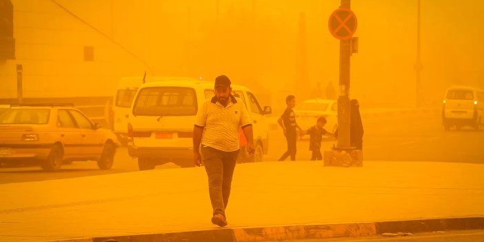 Irak'ta kum fırtınası 500'den fazla kişiyi hastanelik etti