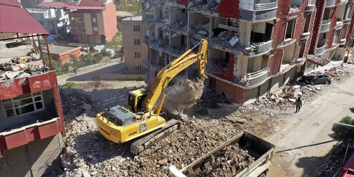 Kırıkhan'da enkazın yüzde 54'ü kaldırıldı