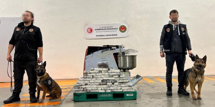 Brezilya'dan gelen hamur karma makinesinden 42 kilo kokain çıktı
