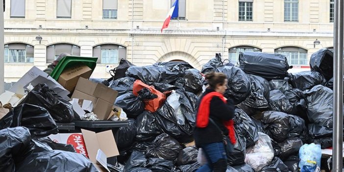 Paris'te çöp toplayıcıları 13 Nisan'da süresiz greve gidecek