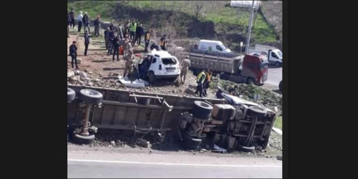 Şırnak’te feci kaza. TIR ile otomobil çarpıştı: 3 ölü