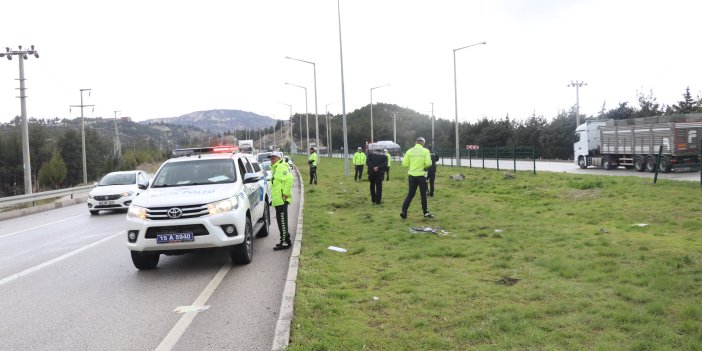 Burdur'da otomobil ağaca çarptı: 1 ölü, 3 yaralı
