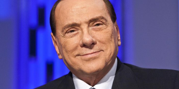 Berlusconi bir kez daha hastaneye kaldırıldı