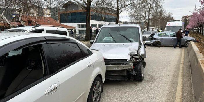 3 aracın karıştığı kaza: 1 yaralı