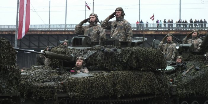 Letonya'da zorunlu askerlik geri getirildi