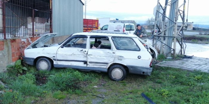 Kütahya'da otomobil ile kamyonet çarpıştı: 1 yaralı