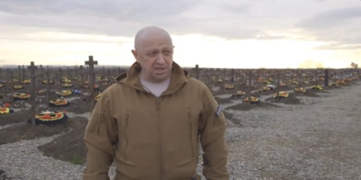 Rusya'nın SADAT'ının sahibi ölen askerlerin mezarını gösterdi. Bir katil gibi konuştu