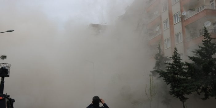 Diyarbakır’da ağır hasarlı bina çöktü 