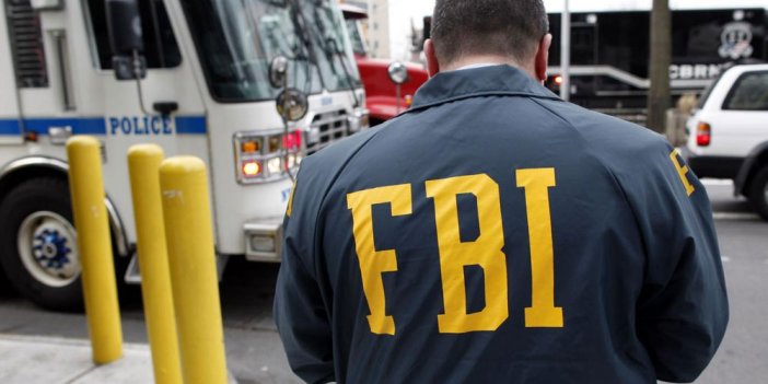 FBI ve ABD ordusu yanlış otel odasına baskın yaparak yanlış kişiyi gözaltına aldı