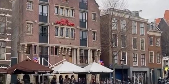 Amsterdam’da evlerin neden yamuk olduğu ve tepelerinde kanca olduğu belli oldu