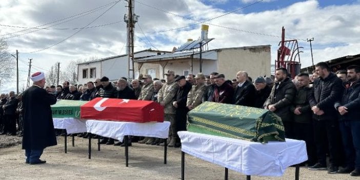 Buna yürek dayanmaz, kazada ölen uzaman çavuş, eşi ve kızı toprağa verildi