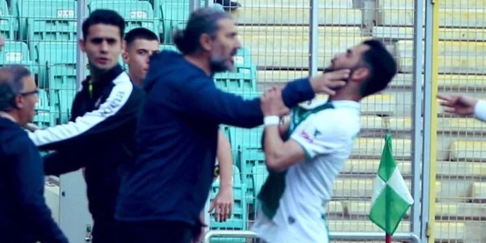 Bursa'da skandal. Teknik direktör futbolcunun boğazını sıktı, hakem sadece baktı