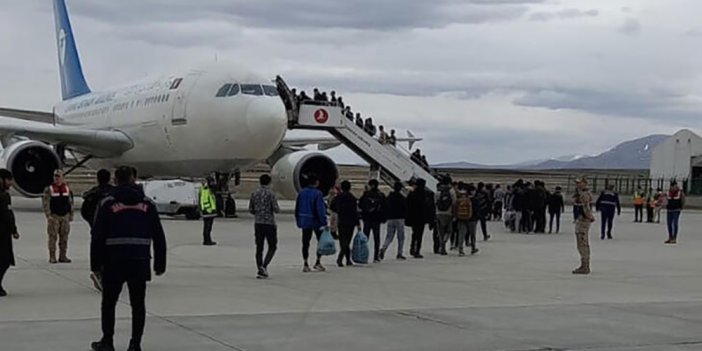 227 Afgan göçmen, uçakla ülkelerine gönderildi