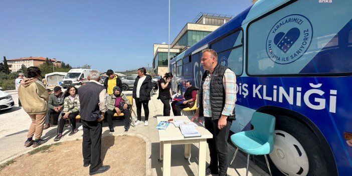 Eskişehir Tepebaşı Belediyesi'nin mobil diş kliniği 2 bin 150 depremzedeye ulaştı