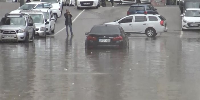 Mardin’i sağanak vurdu! 30 ev ve iş yerini su bastı…