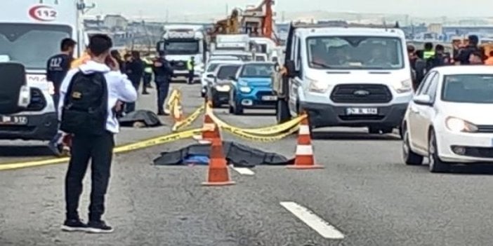 Yol çalışması yapan işçilere araç çarptı, sürücü kaçtı: 3 ölü, 1 yaralı