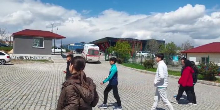 Samsun'da 19 öğrenci fenalık geçirdi, hastaneye kaldırıldılar